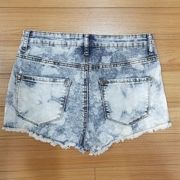 High Rise Acid Wash Stretchy Denim Shorts - Picture 3 of 9